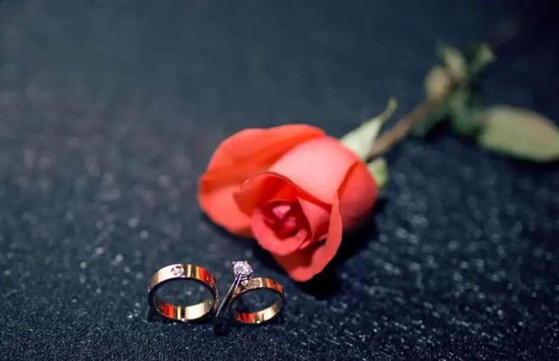 离婚后兴趣班的费用需要分摊吗?深圳离婚赔偿律师哪个好