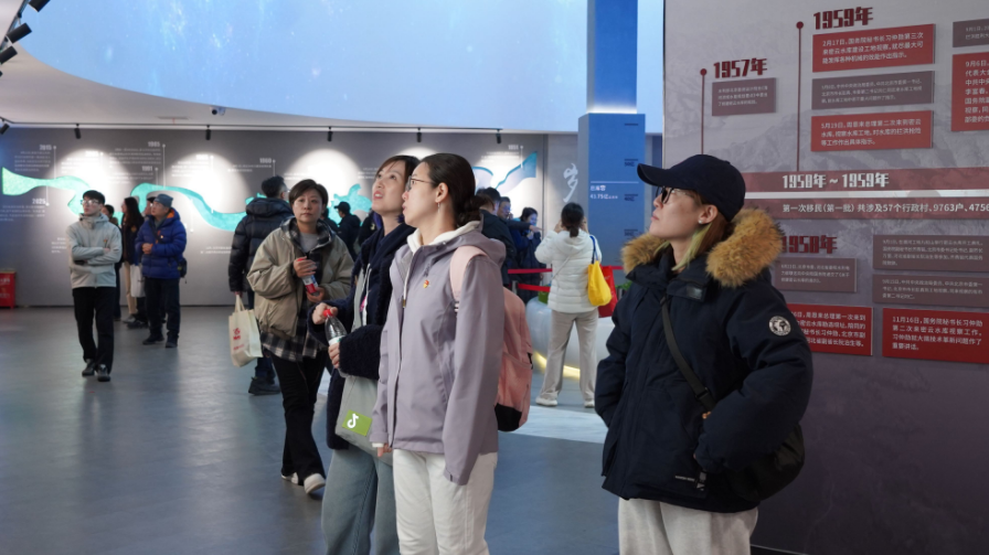 走进密云水库 弘扬奉献精神——家理律师事务所赴密云水库展览馆开展主题党日活动